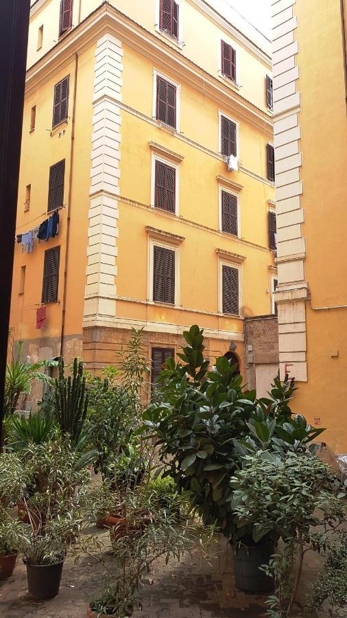 Lovely Apartment In Testaccio, Roma Exterior foto